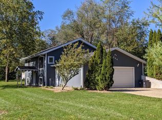 244 Wickshire Dr, Davis, IL 61019