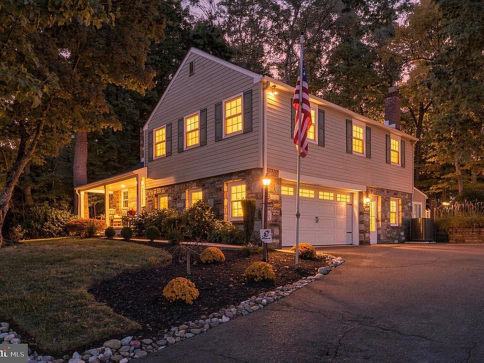 1st image of 769 Roslyn Ave