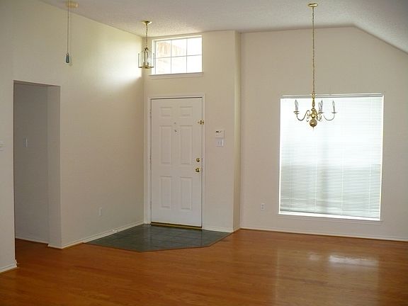 2nd image of 3908 Bexhill Dr