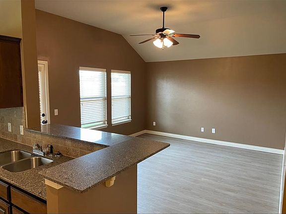 3rd image of 2503 Lerkim Cir