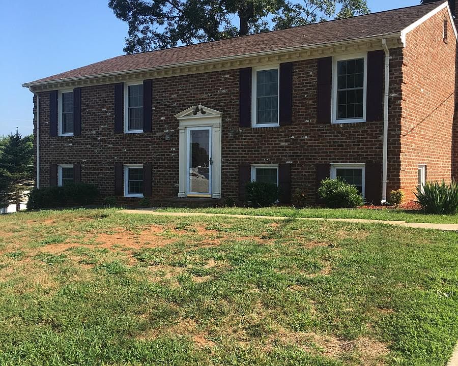 1st image of 1034 Combs Cove Dr