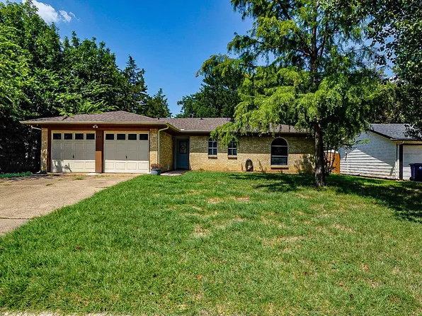548 NW Newton Dr, Burleson, TX 76028