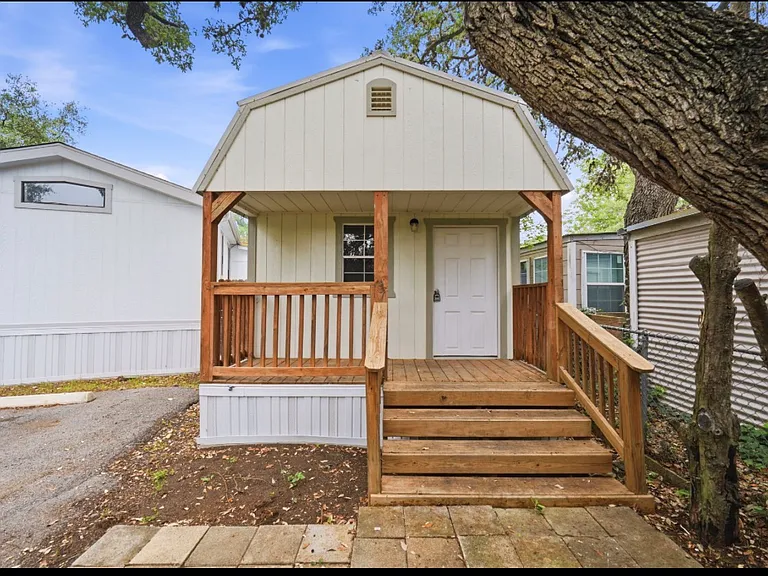 25107 Ada Mae St #2 — Photo 1