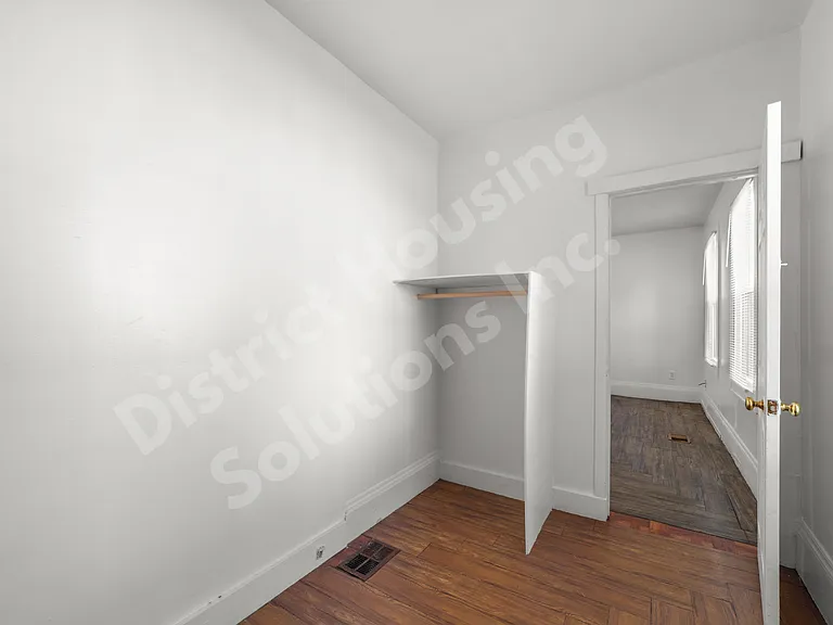 8302 Sowinski Ave — Photo 16