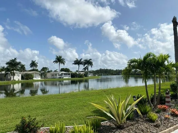 3082 Crystal Lake Dr #3082, Naples, FL 34120