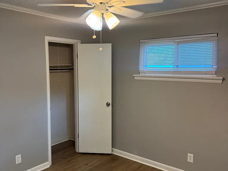 4705 Clover Ln — Photo 5