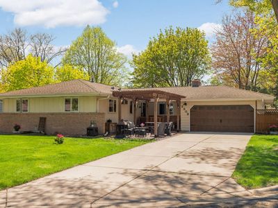 2309 Scout Cir, Burnsville, MN, 55337
