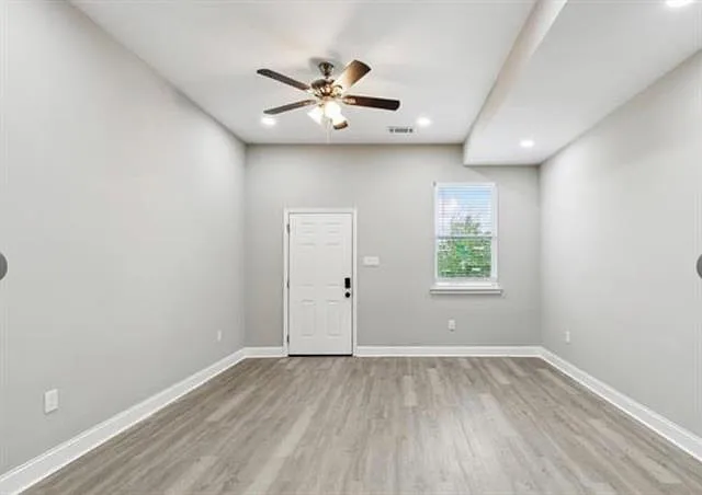 3 bed, 2.0 bath, 1199 sqft, $1,500 — Photo 2