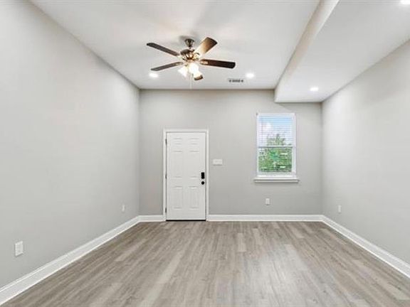 2nd image of 1921 Alabo St