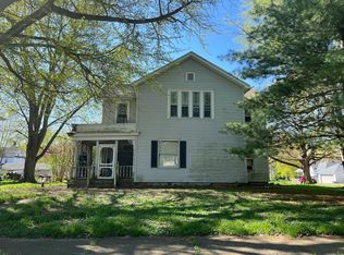 510 W 3rd St, Delavan, IL 61734