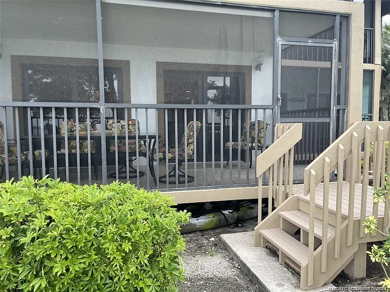 264 NE Edgewater Dr #102 — Photo 13