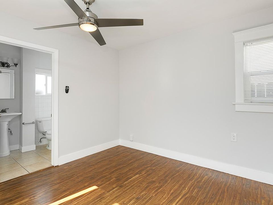 2nd image of 2831 Edgehill Dr