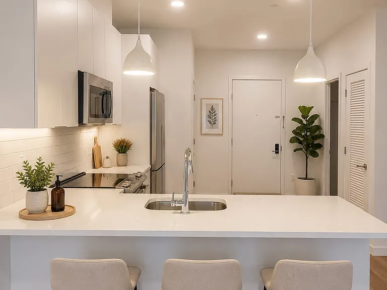 26 Freeway Dr E #213 — Photo 3
