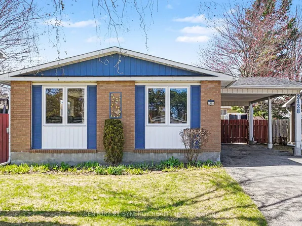 2428 Blackstone Cres, Ottawa, ON K1B 4H2