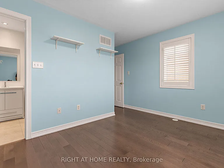 2628 Bur Oak Ave — Photo 22