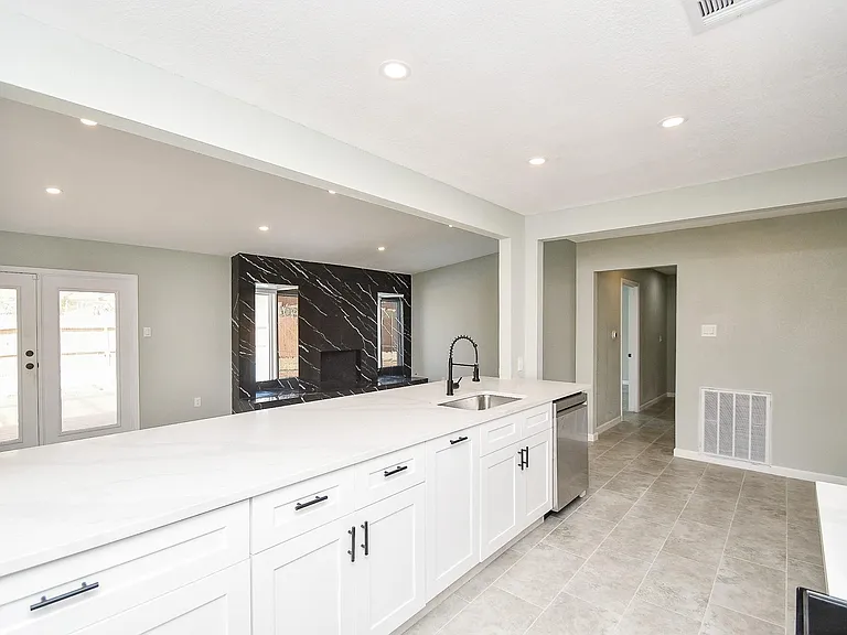 5850 Duxbury St — Photo 15