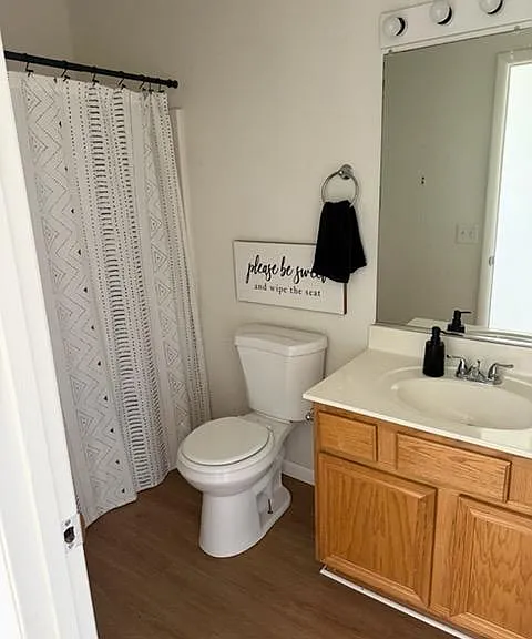 3960 E Valley Ln #B — Photo 10