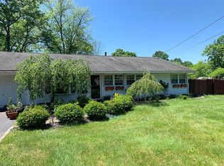 49 New Rd, Kendall Park, NJ 08824