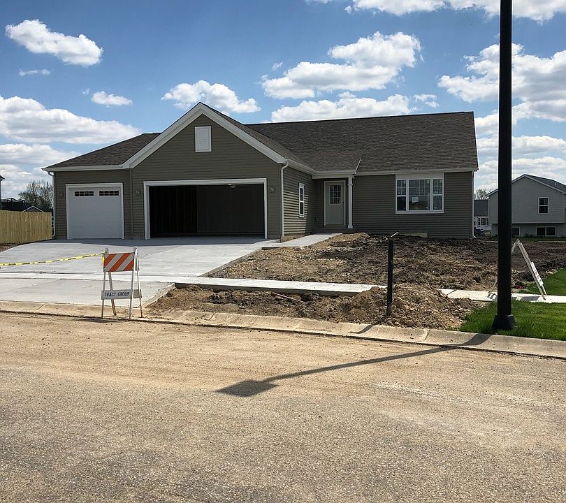 2nd image of 1421 E Pinecrest Ln