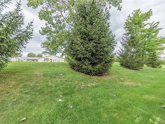 4th image of 585 Birch Hill Dr Unit 9