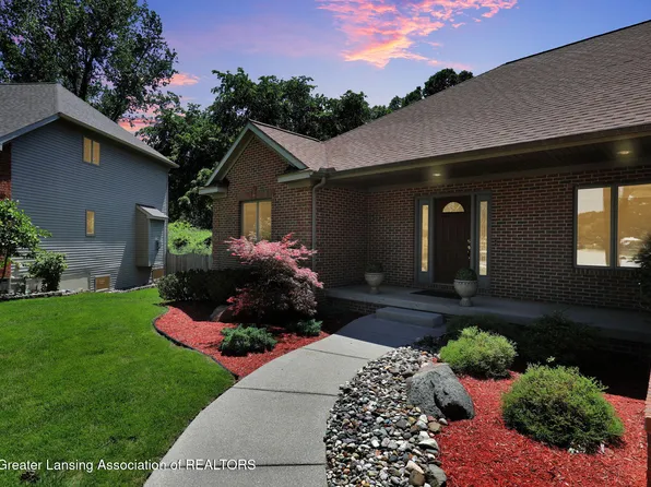 1703 Sunnydale, Lansing, MI 48917