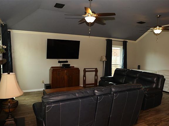 4th image of 1331 Hunter Green Ln