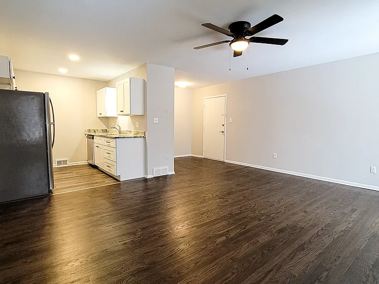 590 E Lewiston Ave — Photo 6