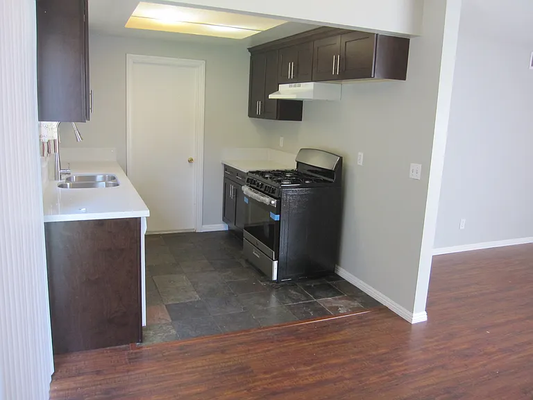 1561 E Fairfield Ct #3 — Photo 6