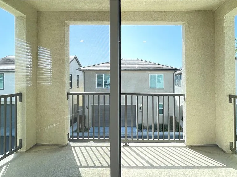 202 Zawn — Photo 15