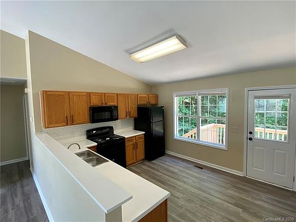 5th image of 232 Southaven Ct
