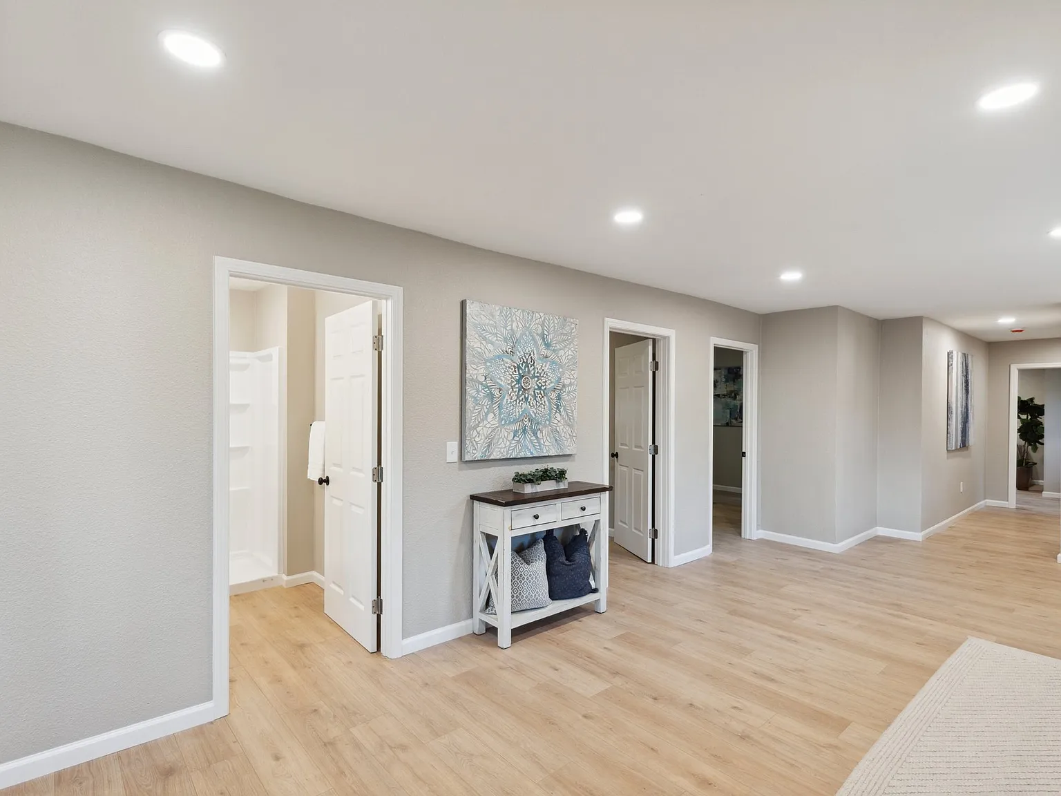 3 bed, 1500 sqft, $2,450 — Photo 4