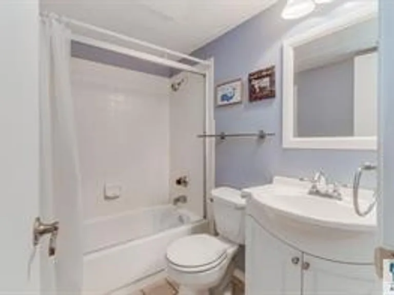1840 Burton Dr — Photo 7