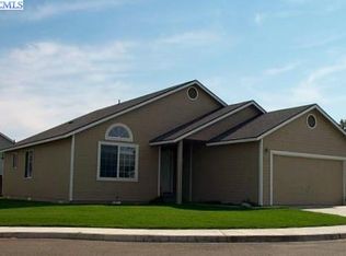 508 N Quillan Ct, Kennewick, WA 99336