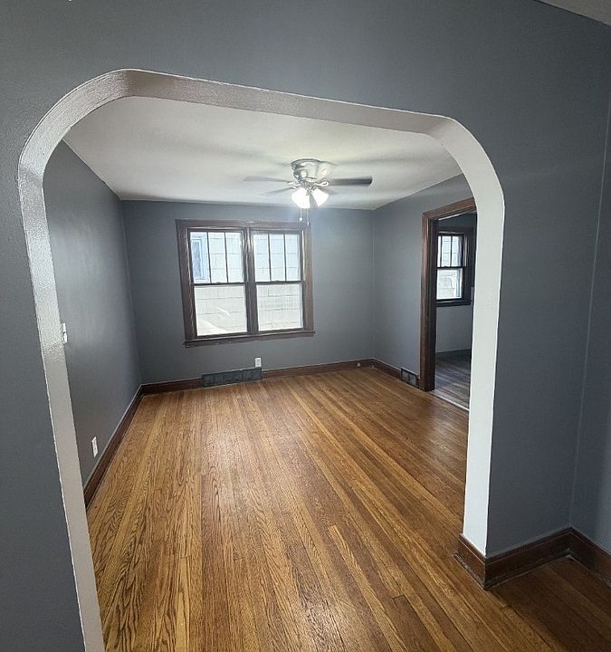 1st image of 15 Ontario St #1