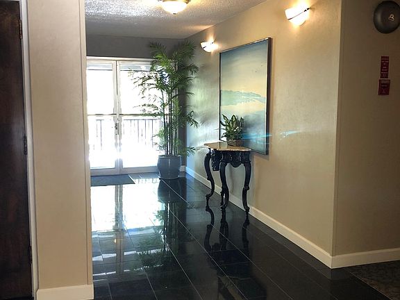 5th image of 2161 Whitman Way APT 9