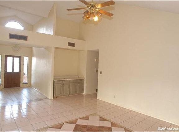 5th image of 868 Hempstead Dr