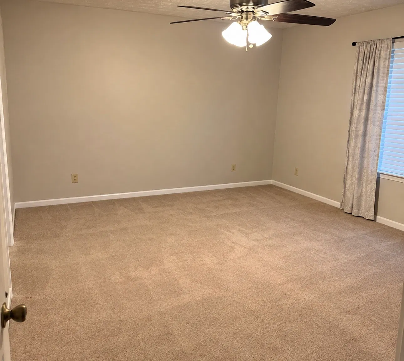 3 bed, 1276 sqft, $1,500 — Photo 2
