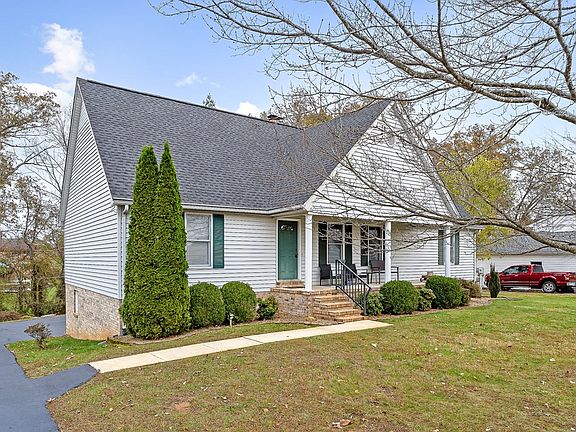 2nd image of 1212 Belmont Dr