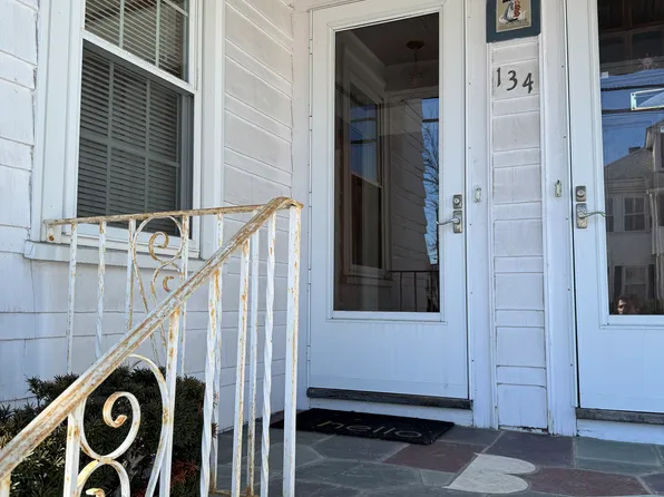 134 Waverley St #1, Belmont, MA 02478