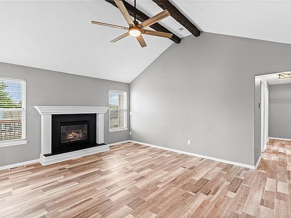 5th image of 813 Ridgeview St