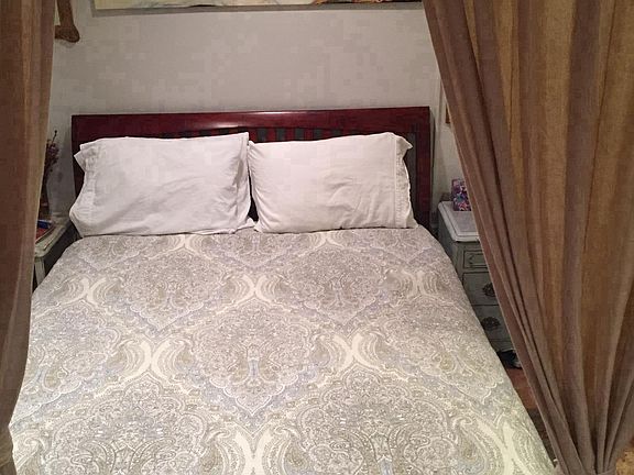 Queen bed