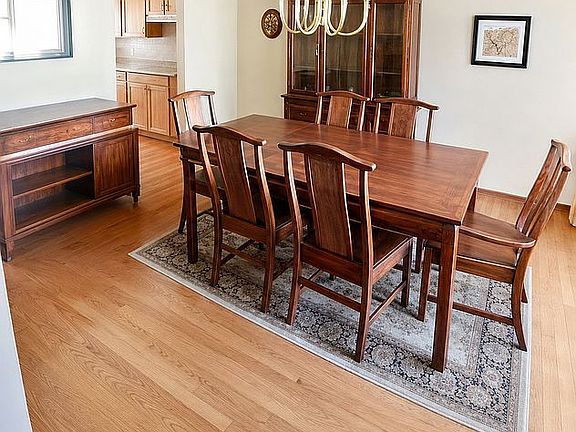 4th image of 44 Oak Knoll Dr