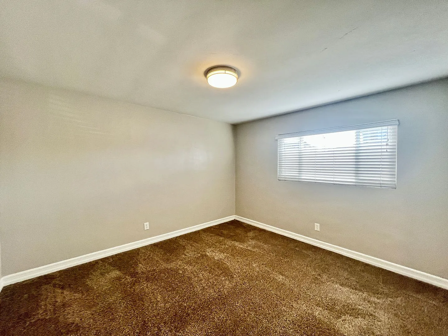 Spacious Modern 2 Bedroom with In Unit Laundry Close to SDSU — Photo 4