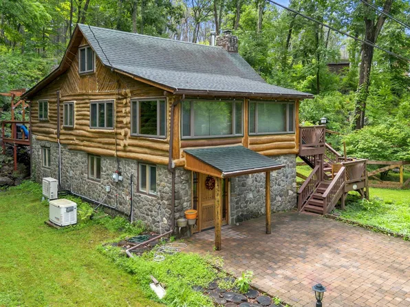 28 Cliff Road, Greenwood Lake, NY 10925