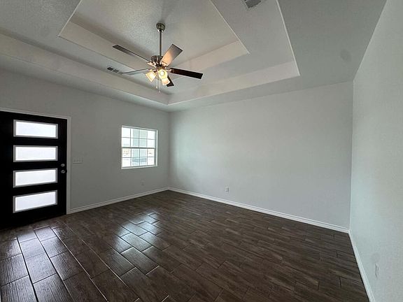 2nd image of 1406 N Urias St