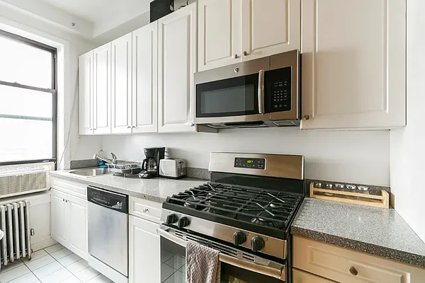 Rented by REAL New York | media 21