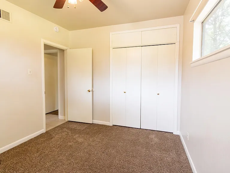 609 W Texas Ave — Photo 26