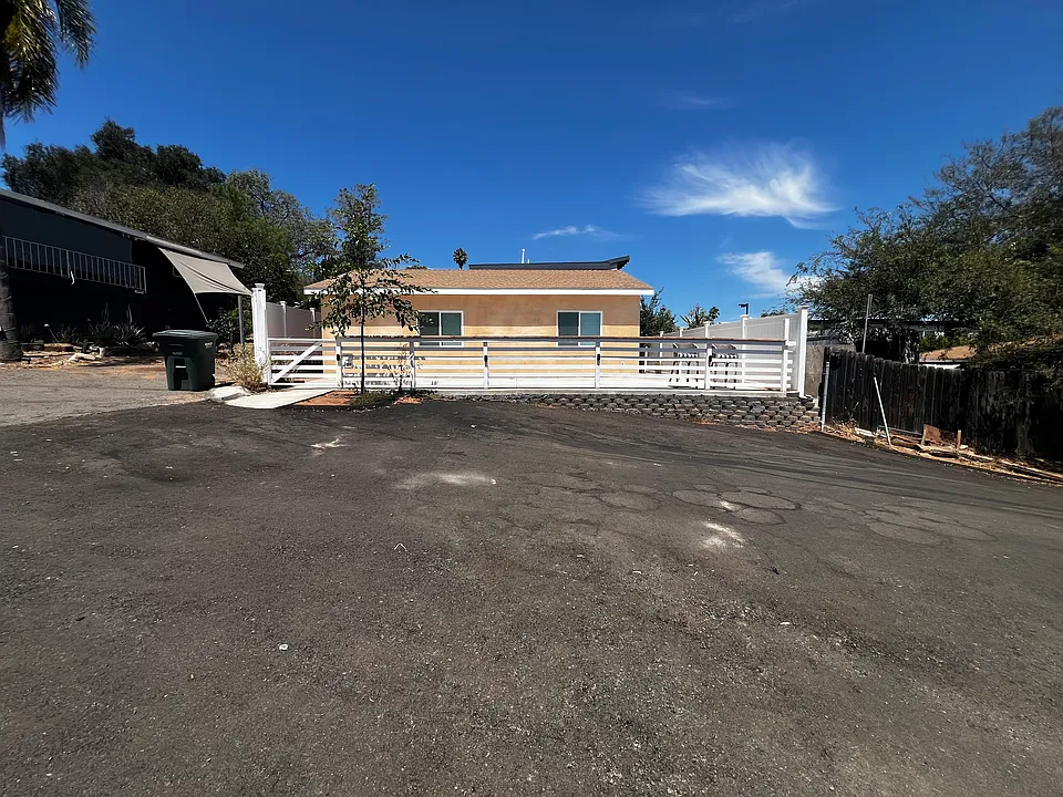 639B Civic Center Dr