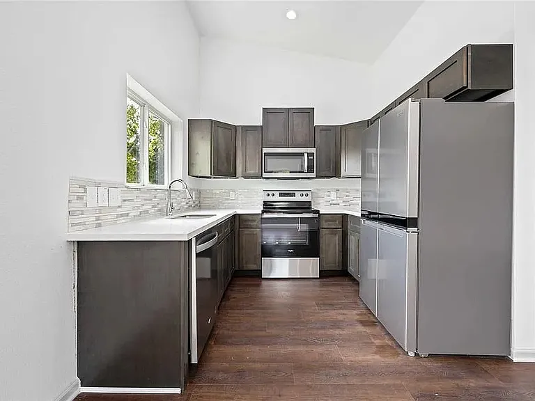 4711 Sayers St — Photo 9