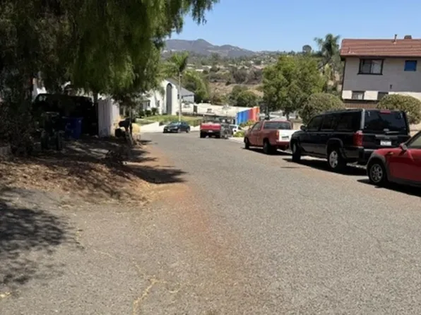 728-734 Franklin Ln, Vista, CA 92084